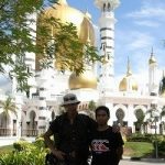 クアラカンサーにあるマレーシアで１番綺麗なモスクらしい